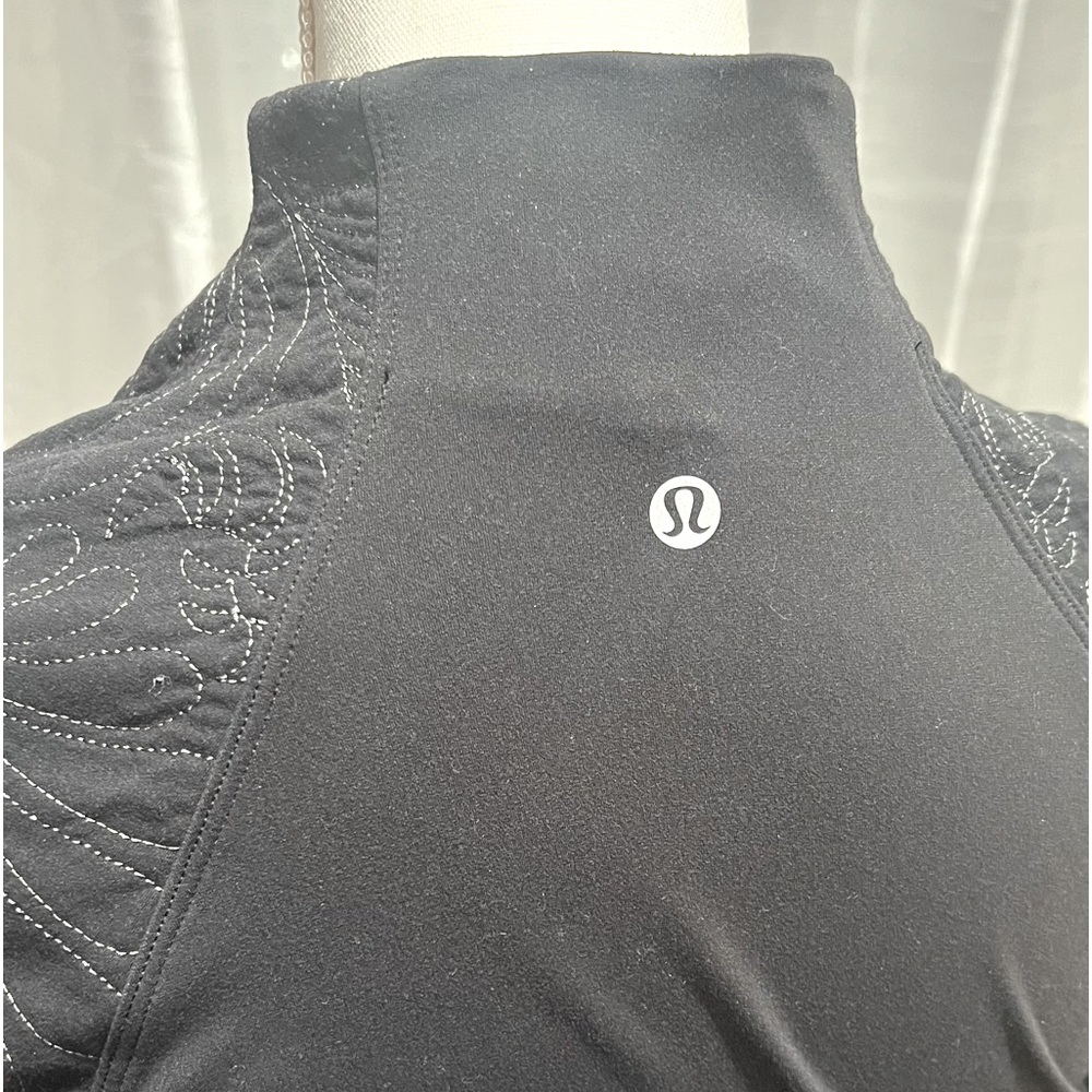 Classic quilted embroidery Lululemon jacket black size 4 10+ years old like new